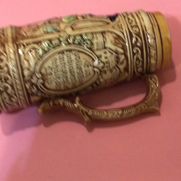 Vintage ceramic oversize German beer mug 16/268.Mug has Japan on bottom. - Picture 2 of 5